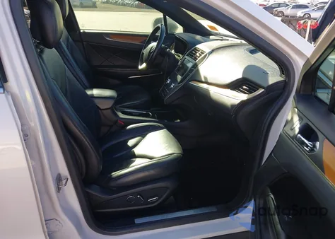 2018 Lincoln Mkc Select z USA, uszkodzony, nr VIN 5LMCJ2D95JUL00845